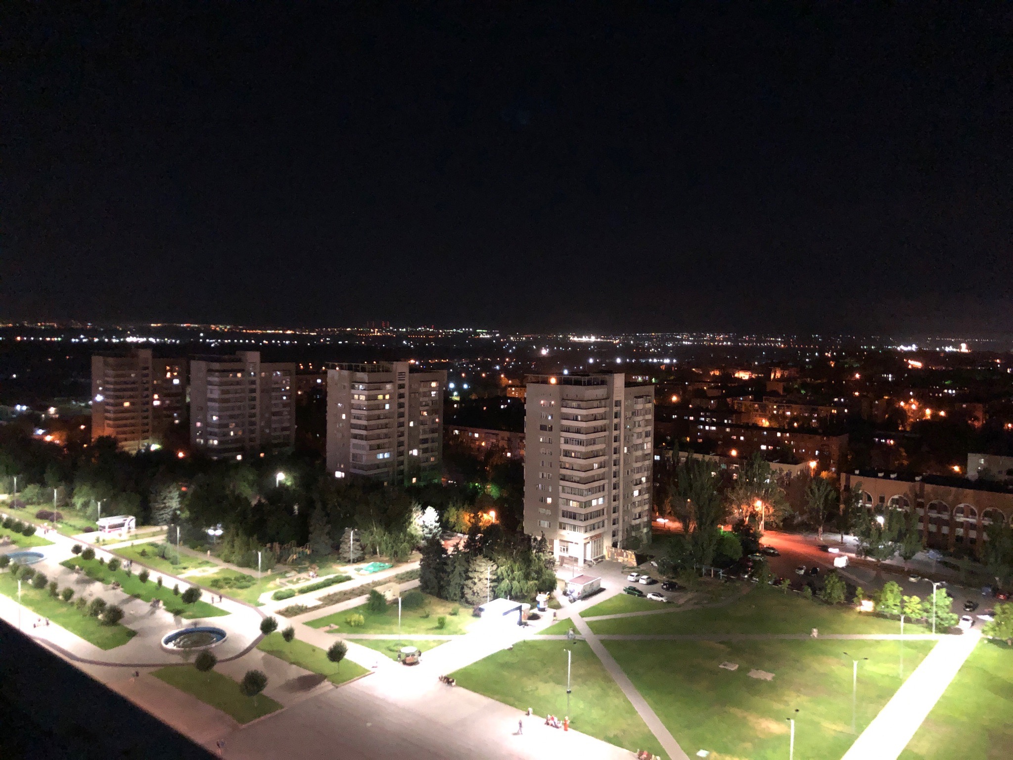 Переполненные мусорки заметили в городском парке Волжского