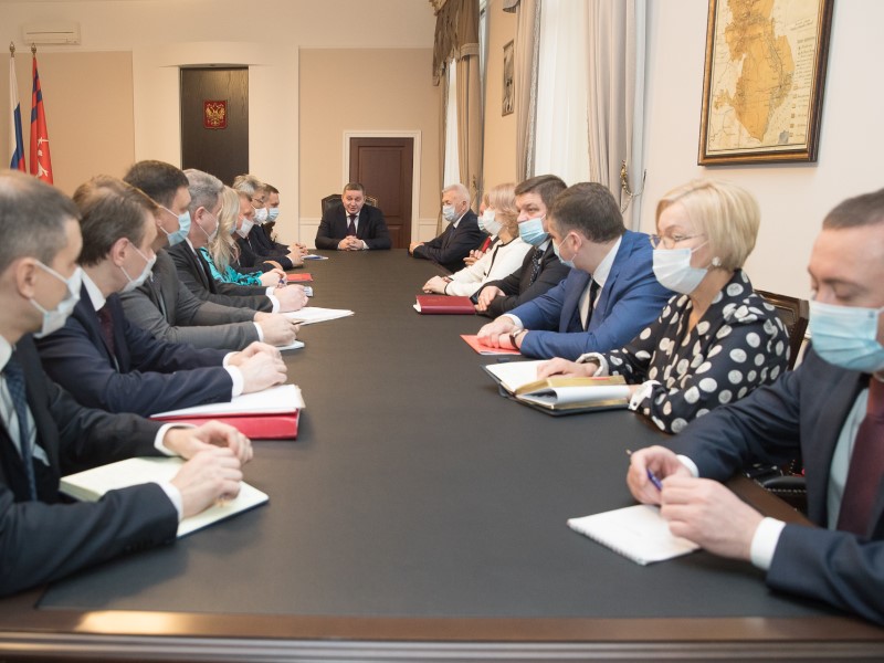 Губернатор Андрей Бочаров заставил чиновников и коммунальщиков работать все праздники 