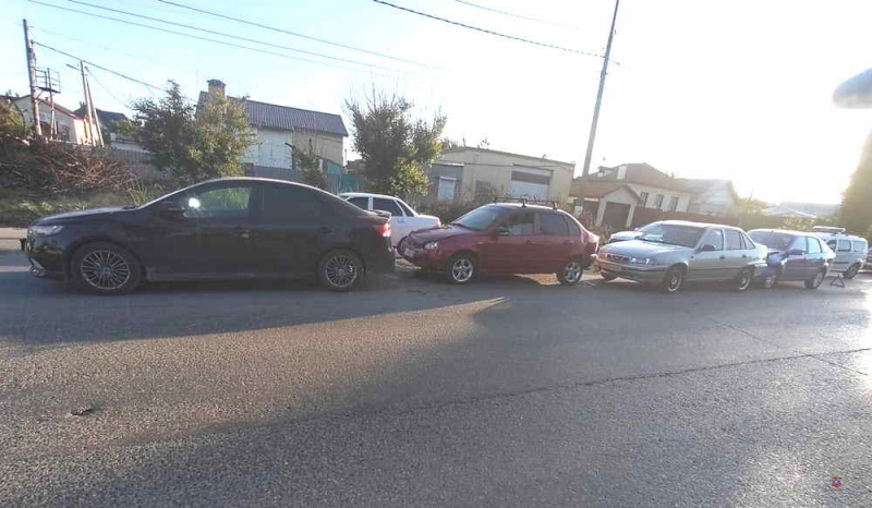 Водитель устроил массовое ДТП в пробке в Волжском