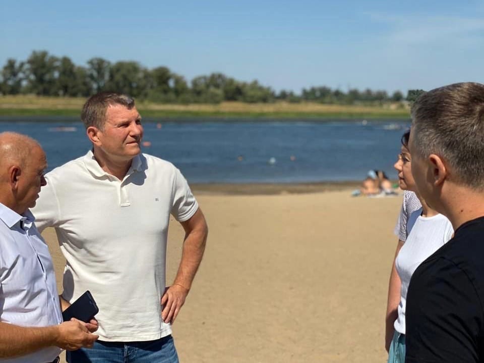 Олег Савченко выполняет данное волжанам обещание расчистить реку Ахтубу