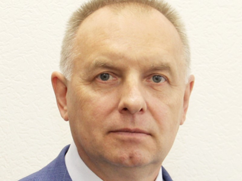 Водитель главного единоросса Волжского избил и обещал убить замдиректора подростково-молодежного центра