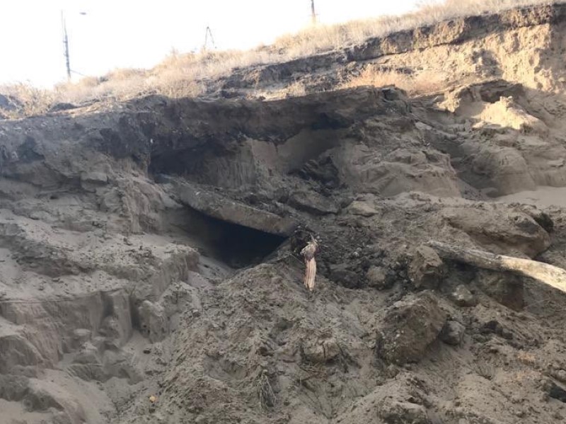 12-летнего мальчика насмерть раздавило бетонной плитой на Спартановке