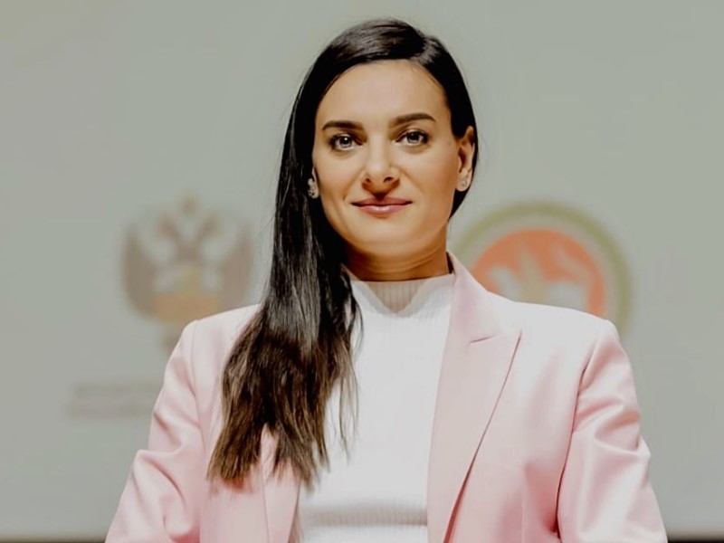 Королева шеста из Волгограда отмечает свой день рождения