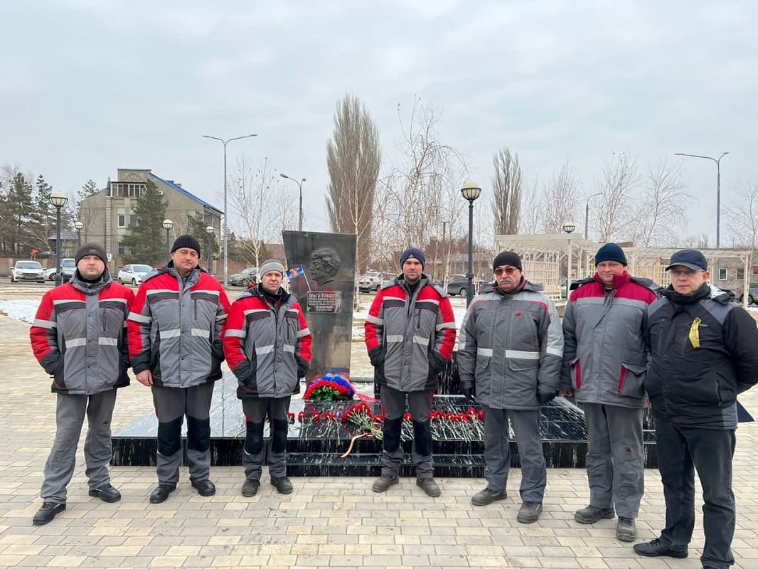Работники «Красного Октября» чтут память героев Сталинградской битвы
