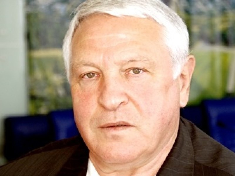 Отец волгоградской журналистики оценил новый поэтический сборник доктора философских наук