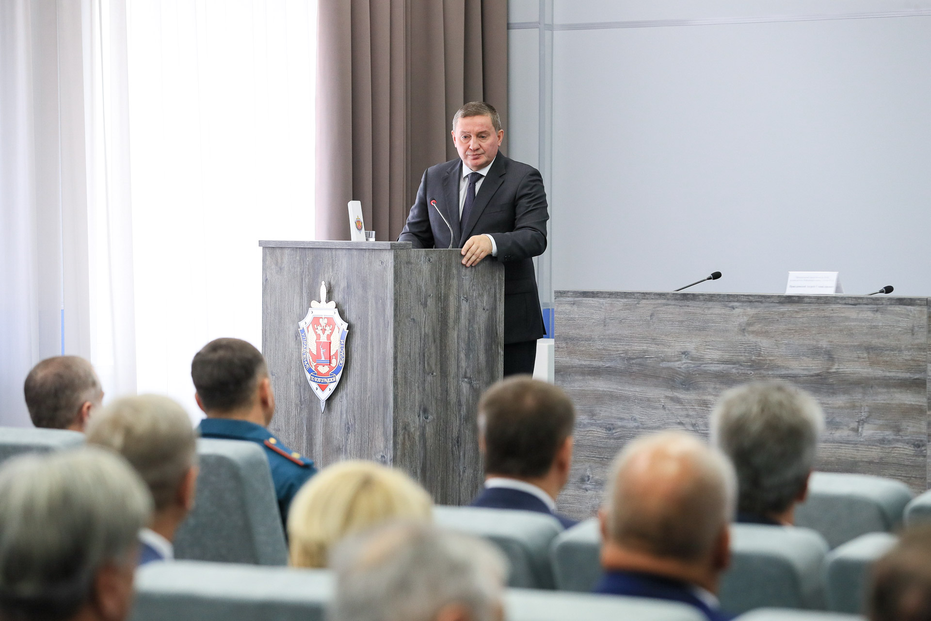 Волгоградский губернатор собирает депутатов на откровенный разговор