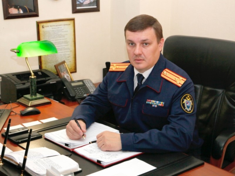 Замначальника СУ СКР по Волгоградской области сегодня легально принимает подарки