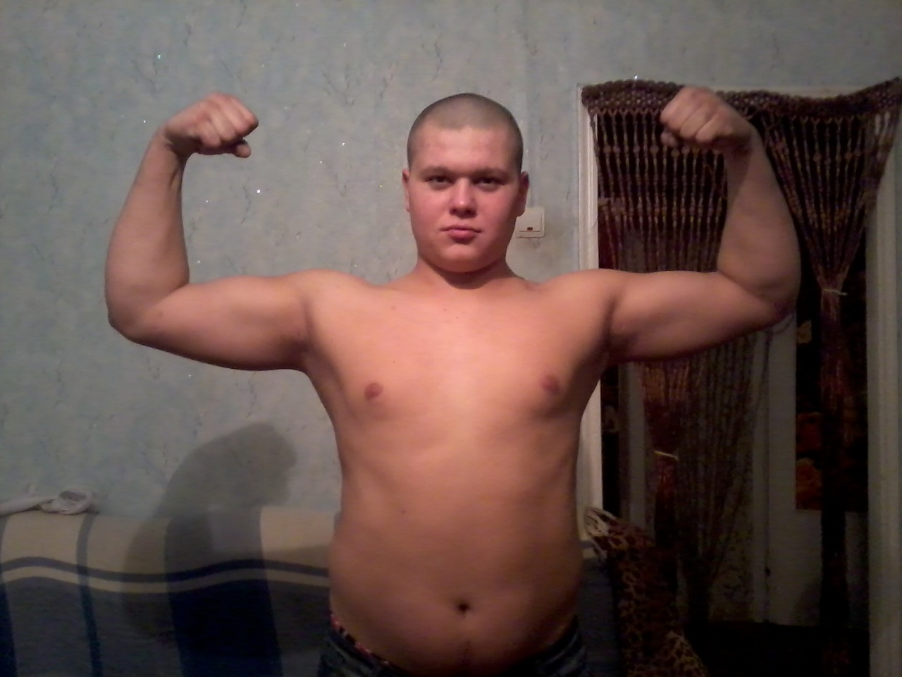 Любитель шашлыка и тракторов откусил волгоградцу ухо и нос из-за песни караоке