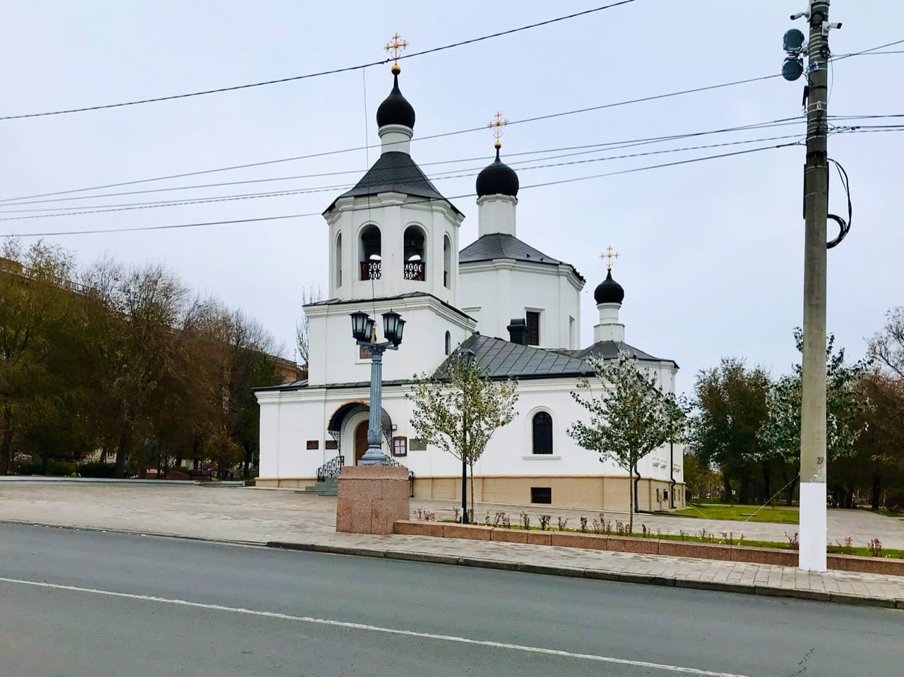 Главный санврач Волгограда призывает закрыть церкви и кладбища  