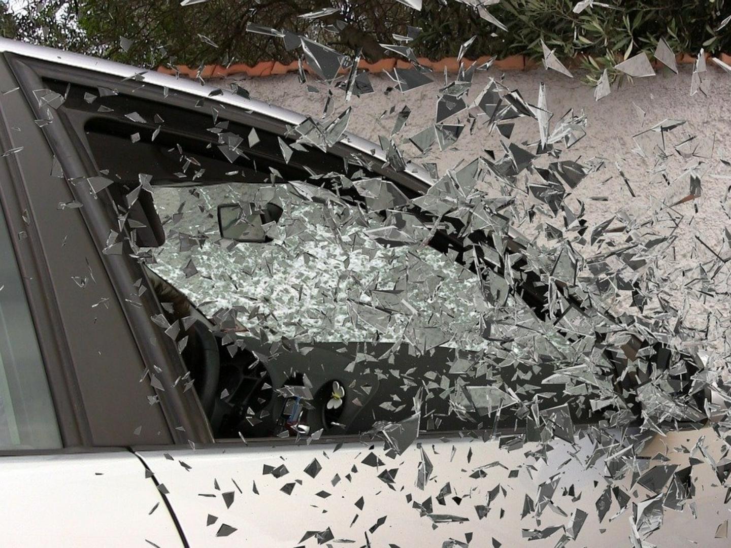 В Волгоградской области большегруз протаранил «Lada Granta»: два человека в больнице