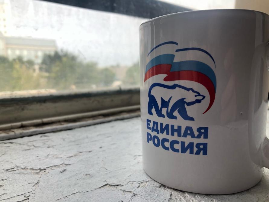 Губернатор собирает 110 единороссов на всенародный штаб у бронекатера в центре Волгограда