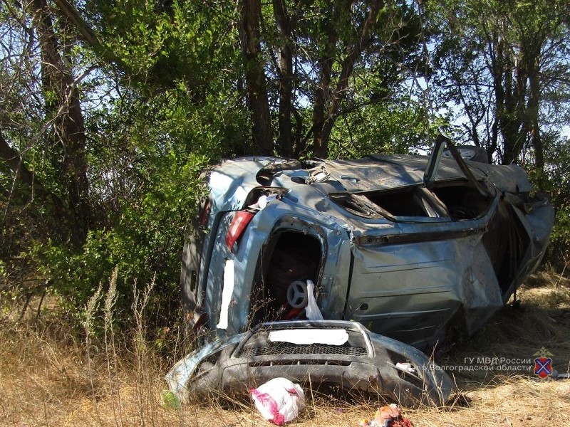 Семья башкир со школьницей и двухлетней девочкой разбилась в Волгоградской области