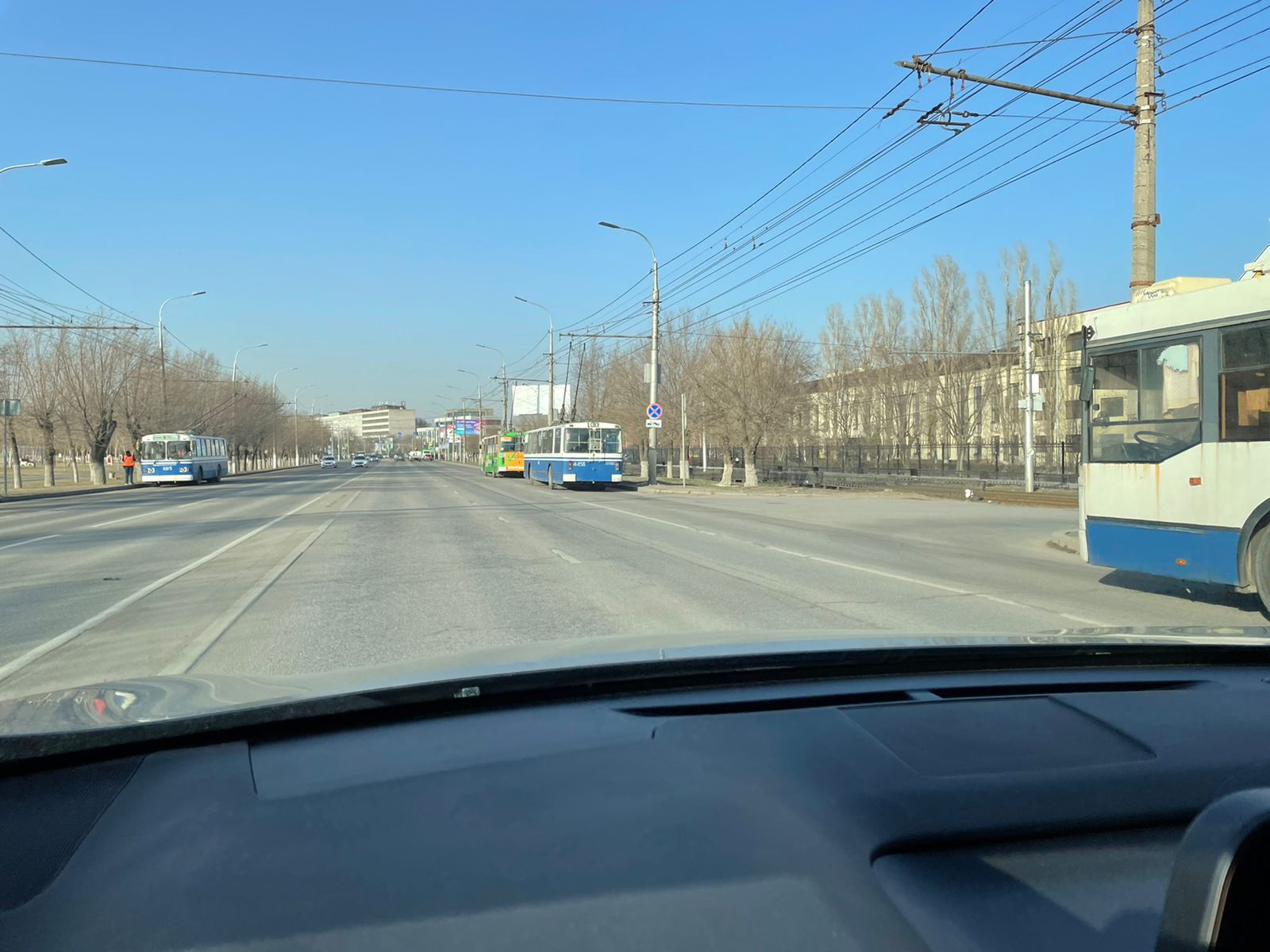 Оставившие волгоградцев без общественного транспорта и светофоров электросетивики решили отмолчаться