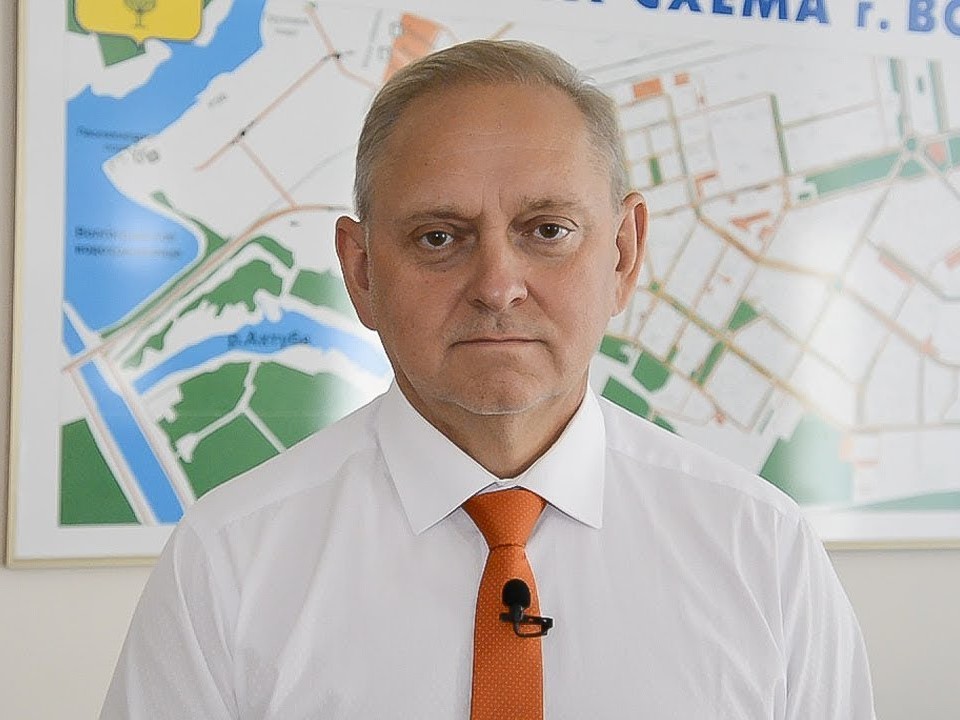 Мэр Волжского раздувает штаты