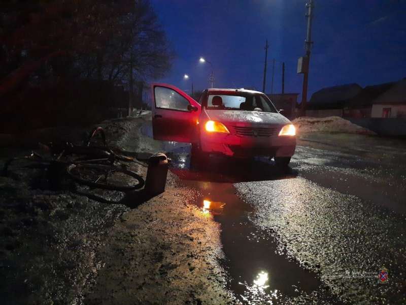 Велосипедиста сбили в заснеженной Волгоградской области
