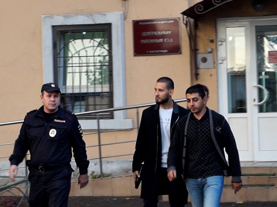 Ради «лайков» и подписчиков: двоих волгоградцев закрыли в СИЗО за пранк с полицией