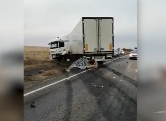 В Суровикинском районе Волгоградской области в ДТП погибли два человека