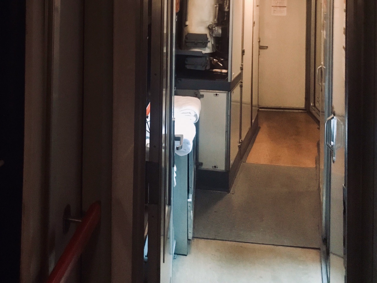 Отмененные самолеты на юге России заменят поезда