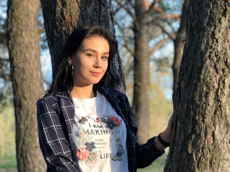 17-летнюю темноволосую красавицу из Михайловки убил 42-летний поклонник за переписку 