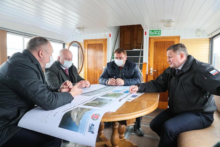 Губернатор разрешил возобновить  работу маршруток и автобусов