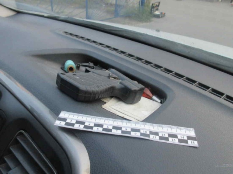 Волгоградец выстрелил из газового пистолета в лицо водителю, не поделив с ним дорогу