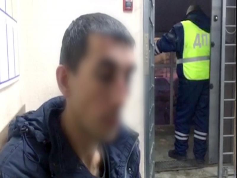 Пьяный таксист ездил с поддельными правами в Волгограде