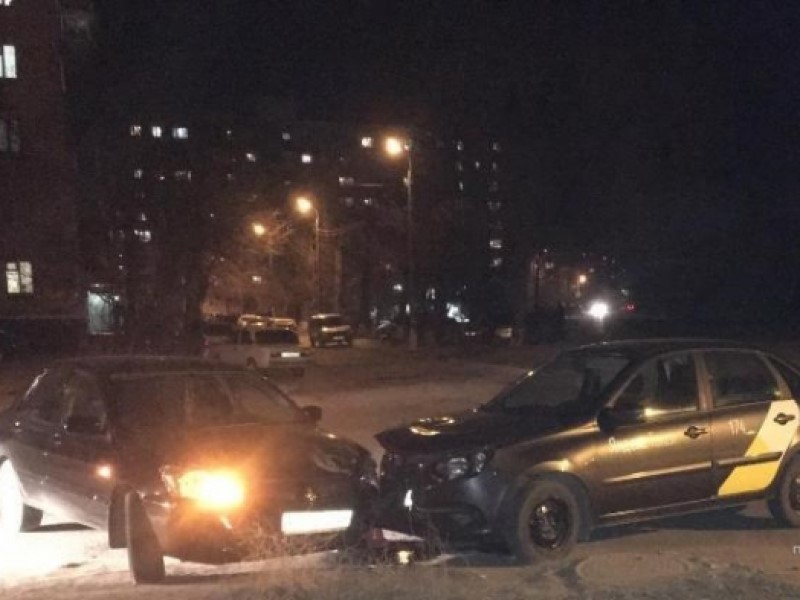 10-летняя девочка пострадала в аварии с такси «Яндекса» в Волгограде