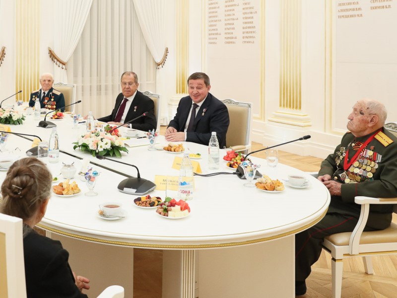Министр иностранных дел Лавров в Волгограде встретился с ветеранами