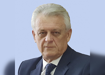 Ваше величество: свежеизбранный депутат волгоградской облдумы и высокопоставленный чиновник не соизволил приехать на заседание