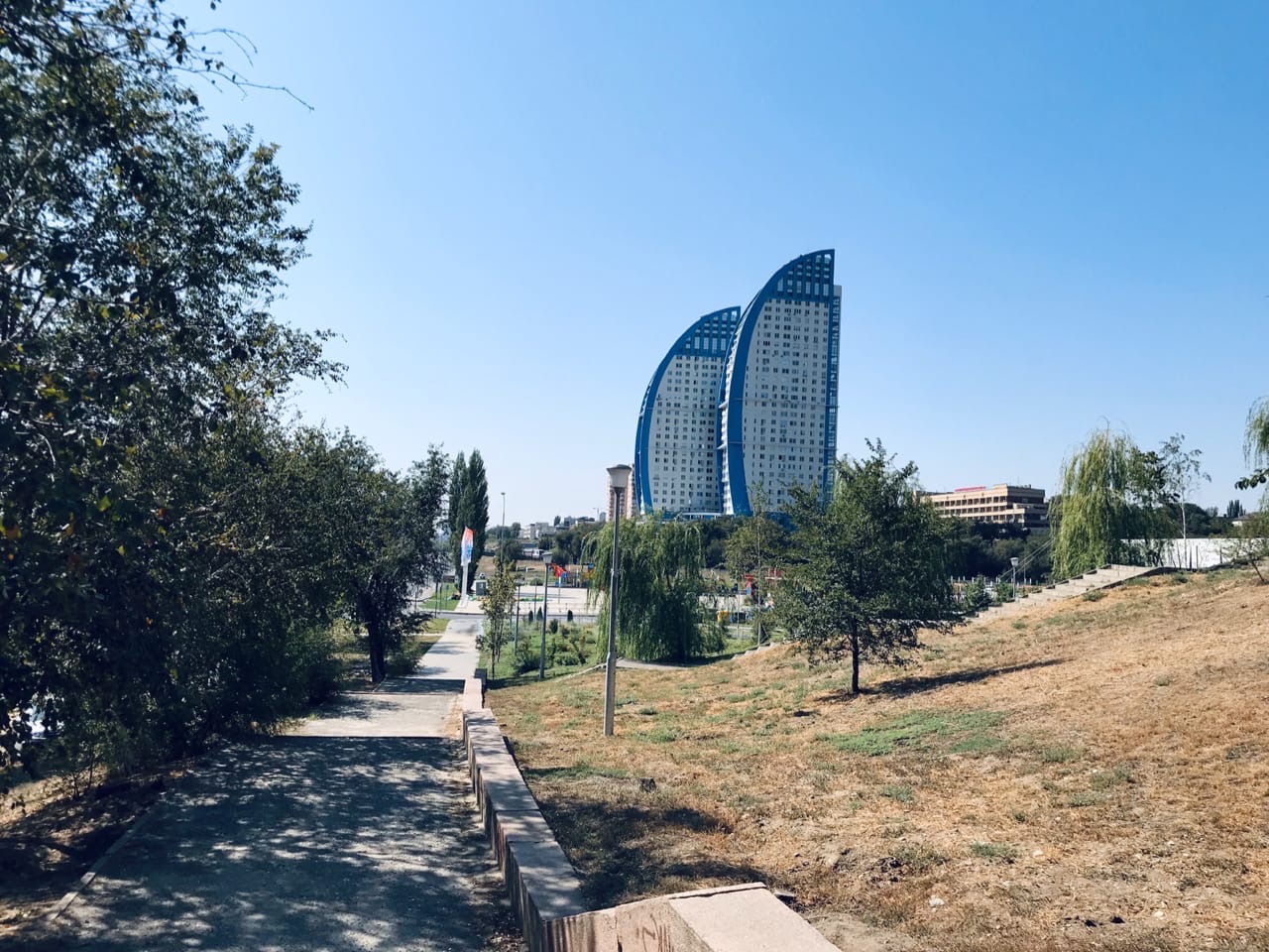 Волгоград остается эпицентром коронавируса, а Октябрьский район – оплотом здоровья 