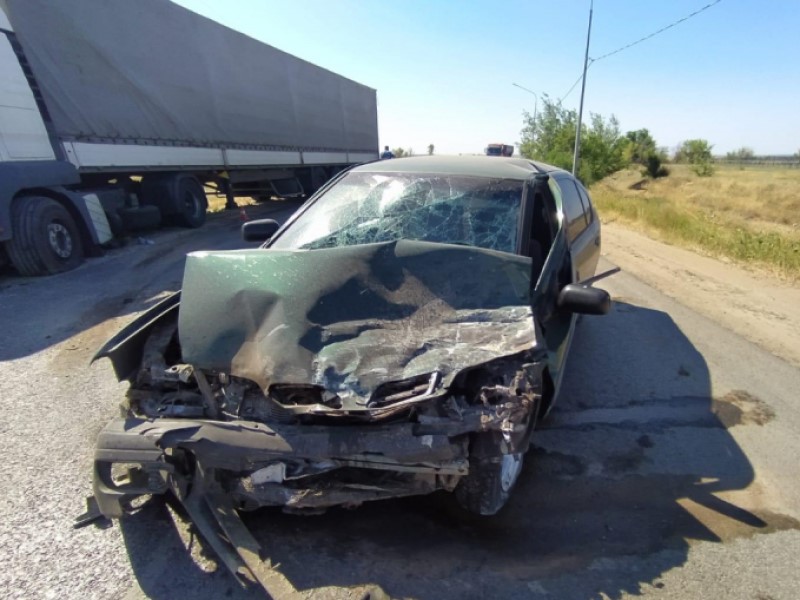 Трое мужчин пострадали в столкновении с фурой MAN на юге Волгограда