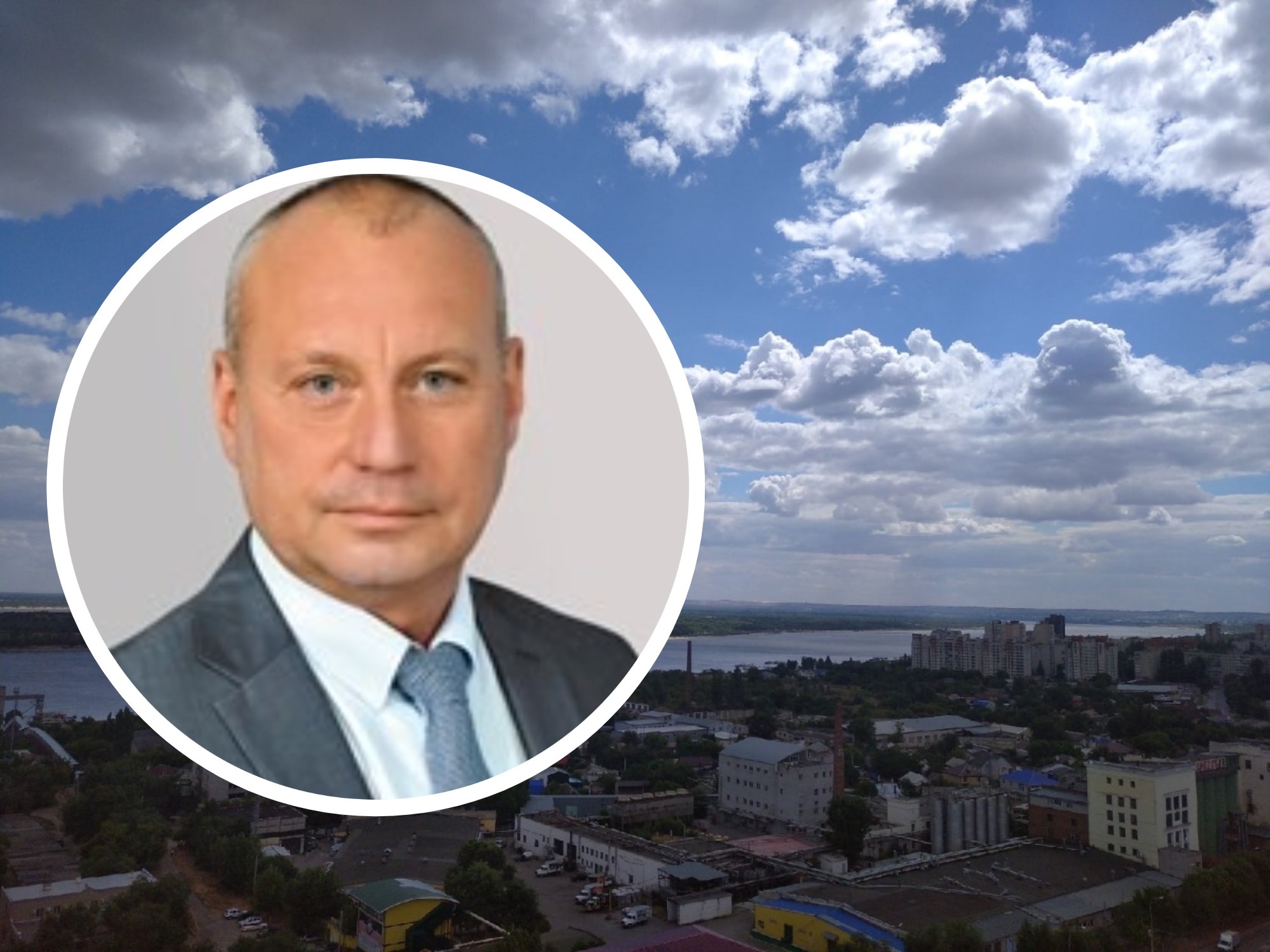 Повышенный экс-мэр Волгограда ест торт в Москве