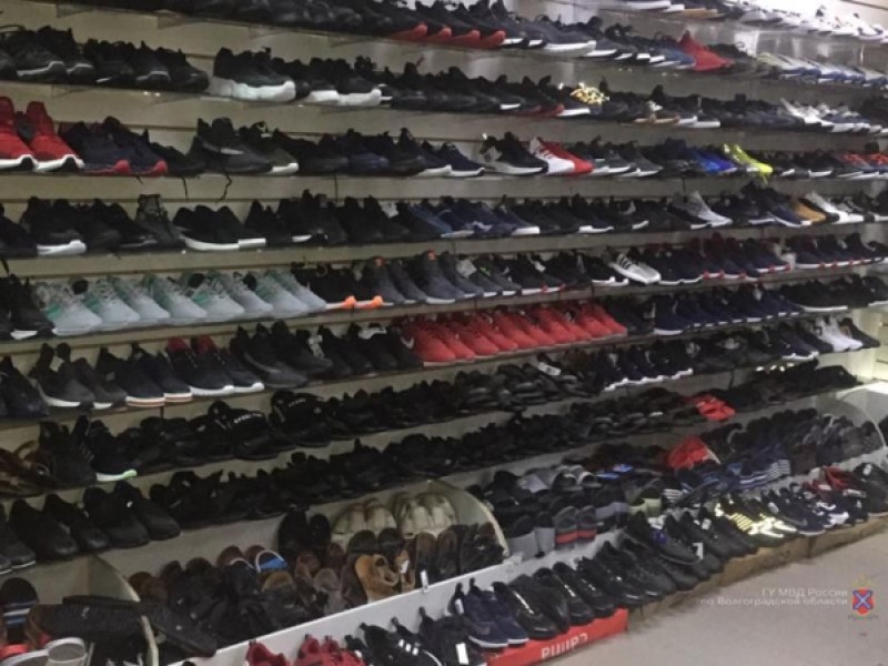 За паленые «адики» и «найки» волгоградскому бизнесмену грозит до двух лет колонии 