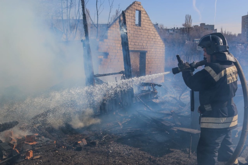 Три человека погибли при пожаре в Волгоградской области