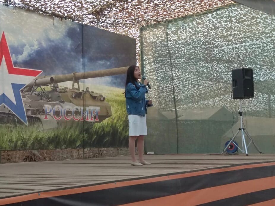 Студентка из Китая выступила на одной сцене с волгоградцами перед участниками учений «Кавказ-2020»