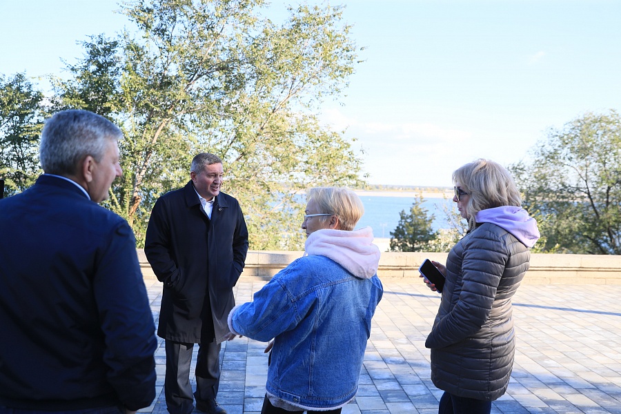 Волгоградский губернатор уехал на Донбасс