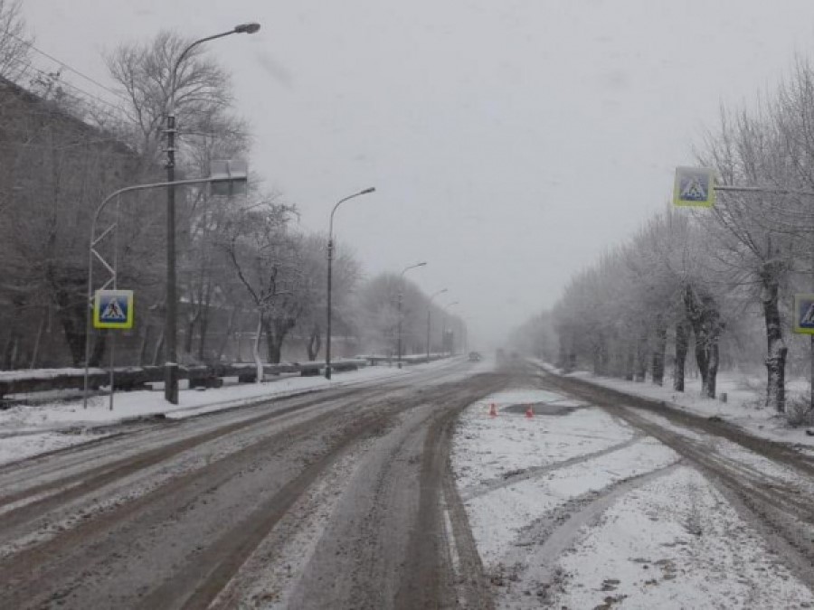 «На помощь бросились мужчины»: маршрутка сбила двух маленьких девочек в Волжском