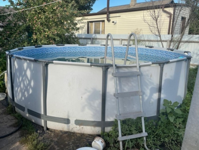 Трехлетняя малышка утонула в каркасном бассейне во дворе своего дома в Михайловке