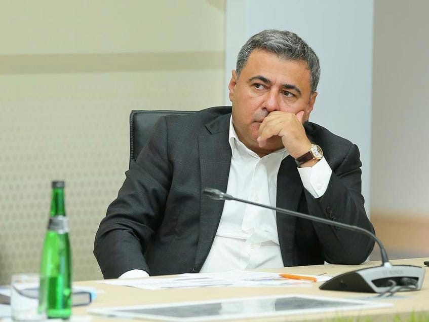 Выгнать надоевших и не желающих работать волгоградцев из органов власти и заменить их молодежью требует депутат