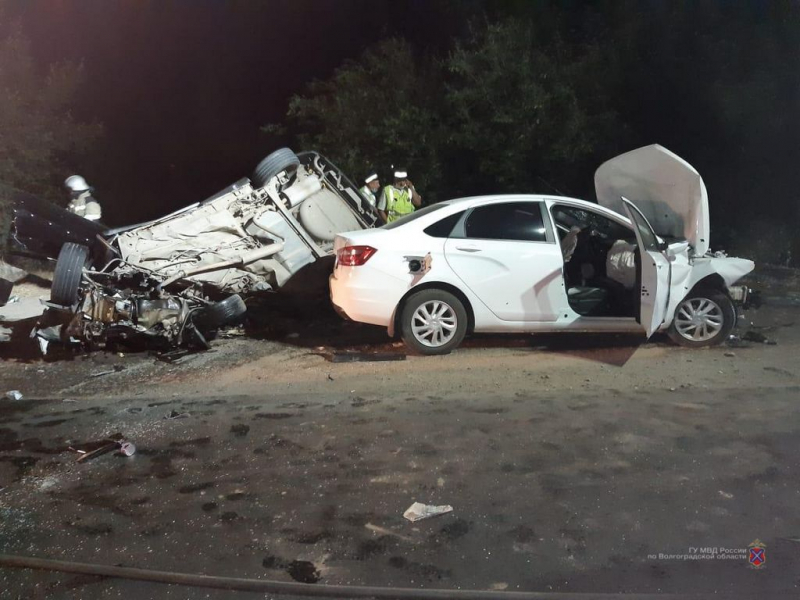 Две Lada столкнулись в Волжском: двое погибших, двое в больнице