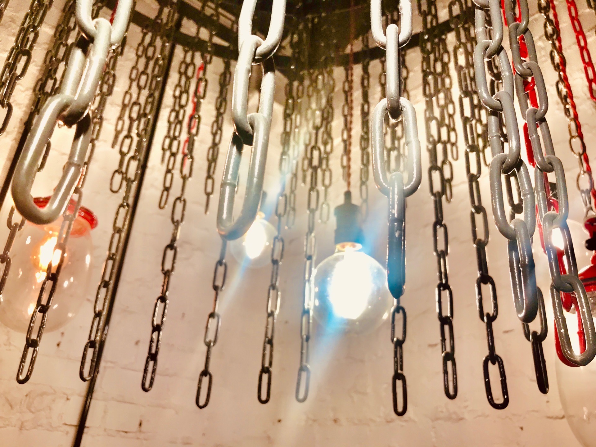 Жители центра Волгограда вечером остались без электричества