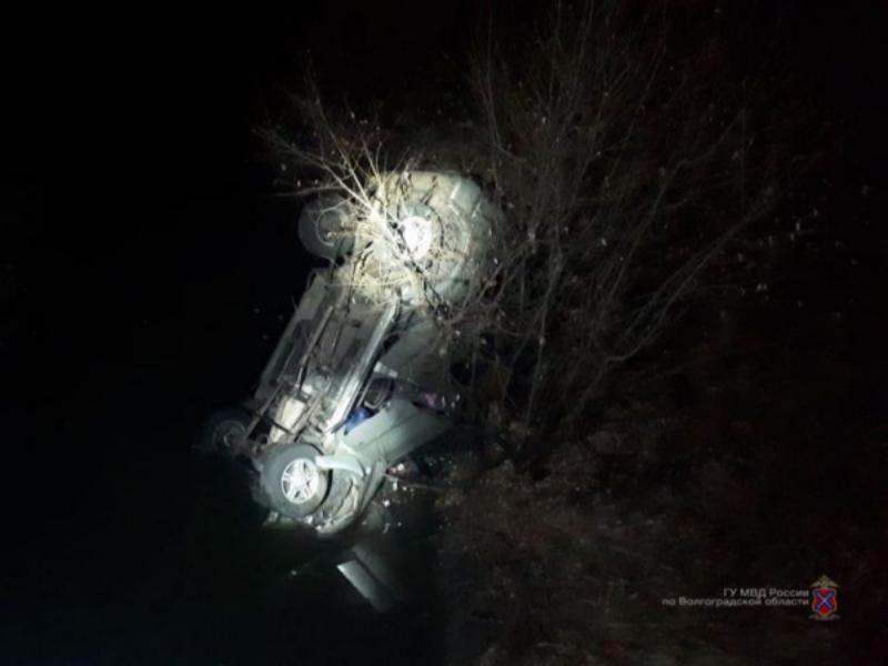 Есть пострадавшие: утопивший «Патриот» водитель сбежал с места ДТП в Волгоградской области 