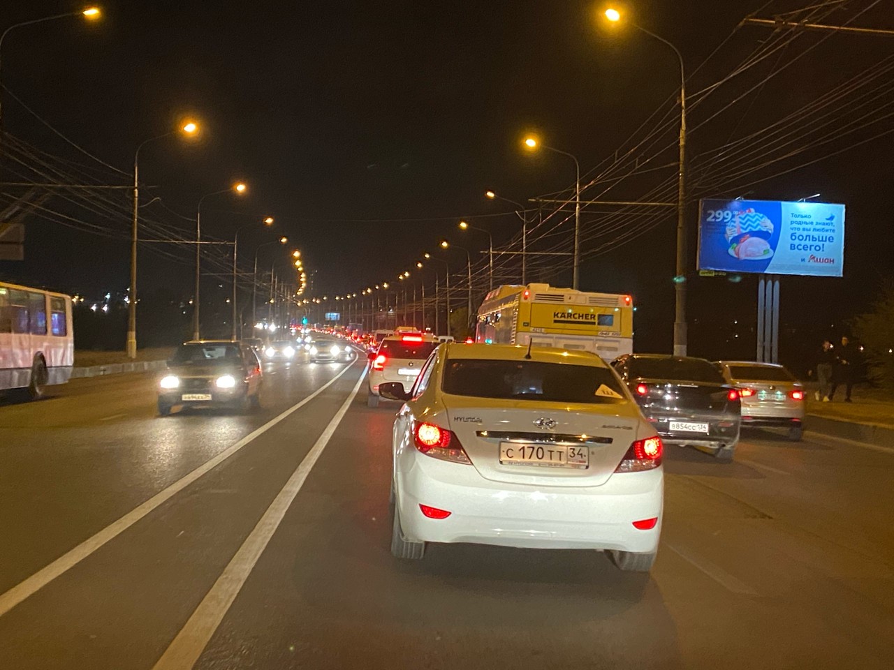 Второй день подряд в Волгоград парализован многокилометровыми пробками