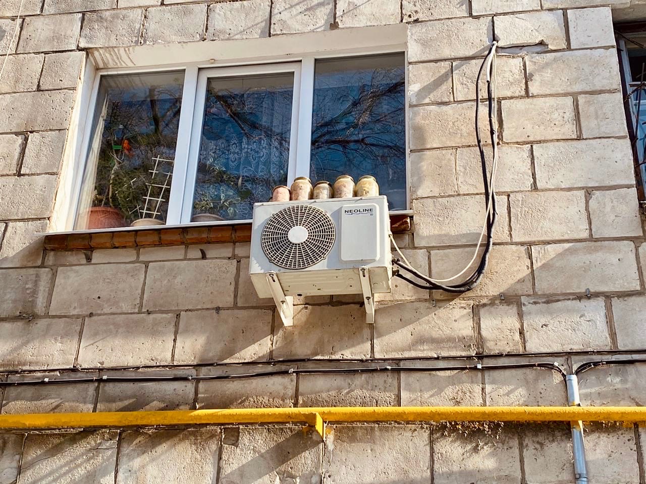 УФАС предупреждает волгоградцев о маскирующихся под фирму «Заводские окна» мошенниках