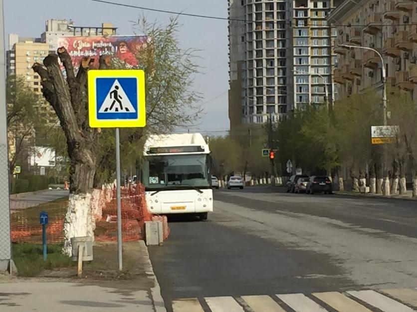 В Волжском остановки теперь убирают и чистят сами горожане