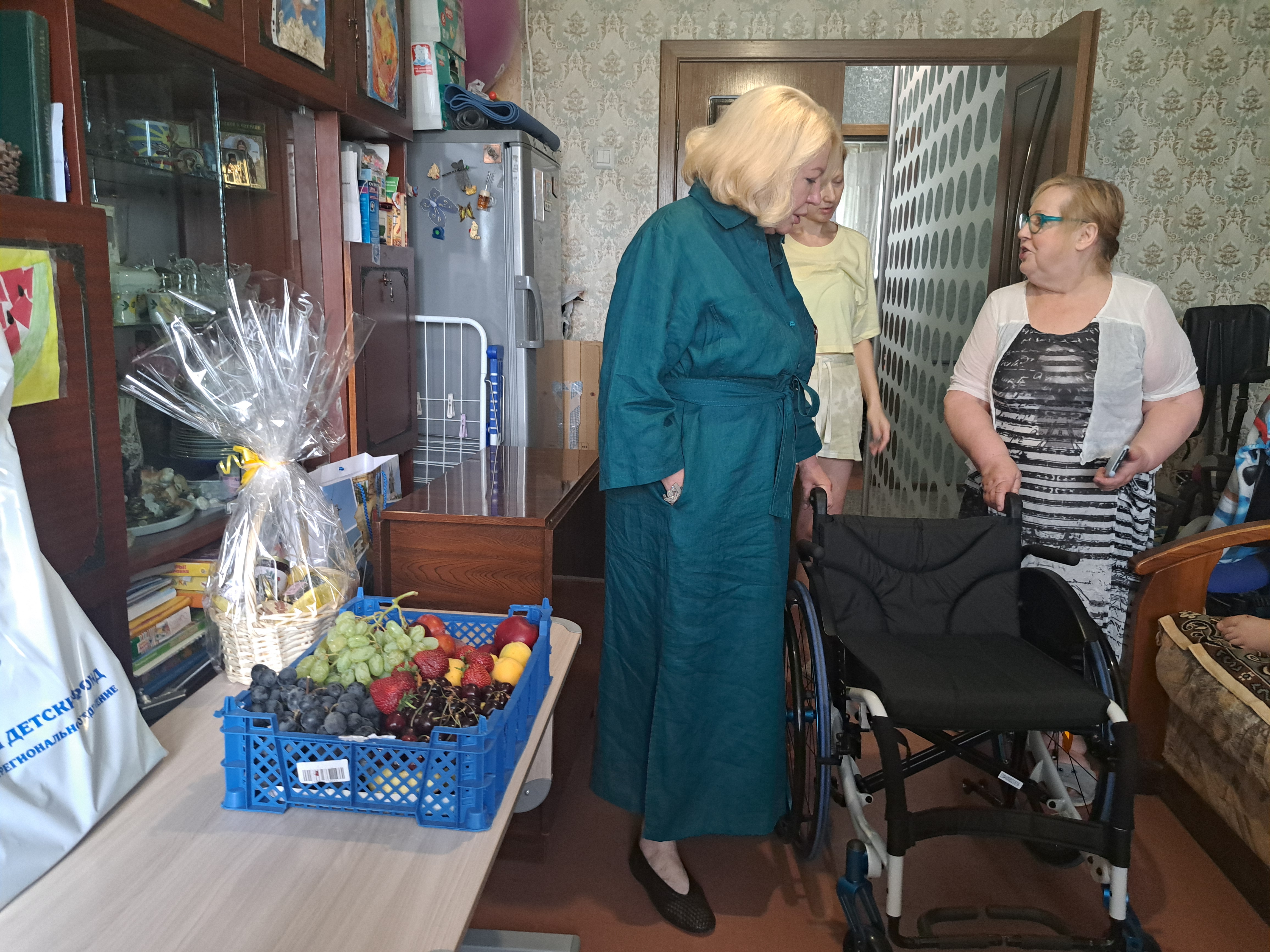 В Волгограде две семьи получили помощь от Детского фонда