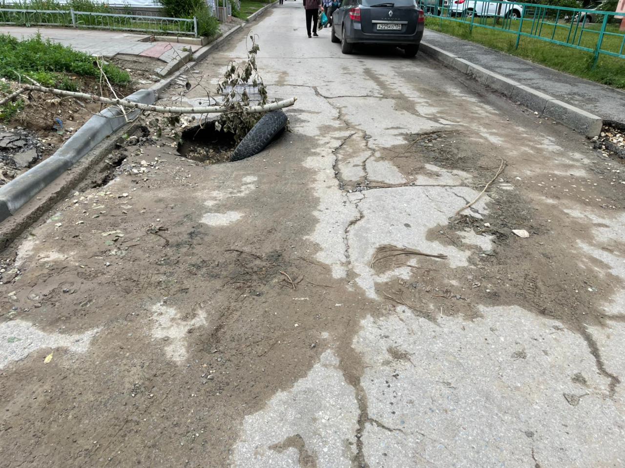Стихийный ливень лишил волгоградцев беспрепятственного похода в поликлинику