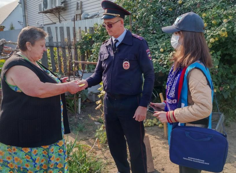 Полицейские предостерегают волгоградских пенсионеров от лже- переписчиков