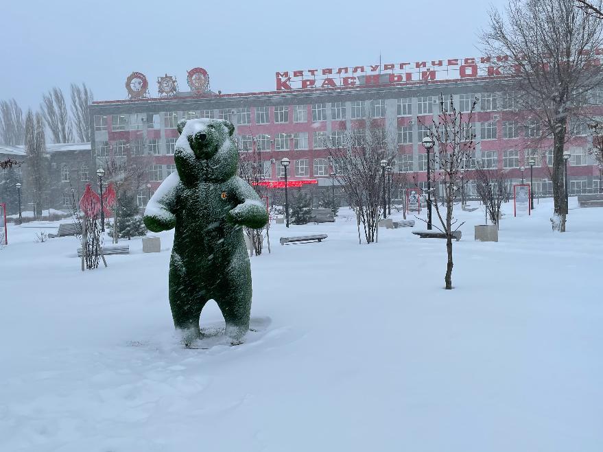 Сотрудники «Красного Октября» поздравили детишек с Новым годом