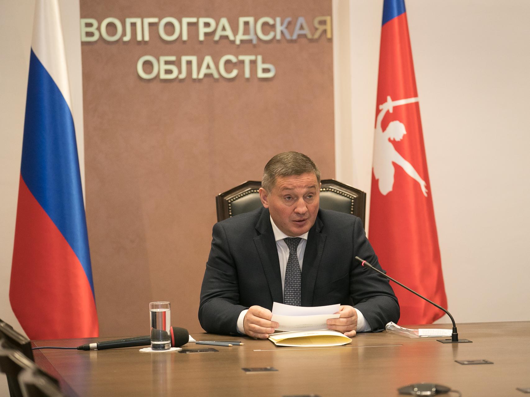 Андрей Бочаров продлил самоизоляцию для пенсионеров Волгоградской области